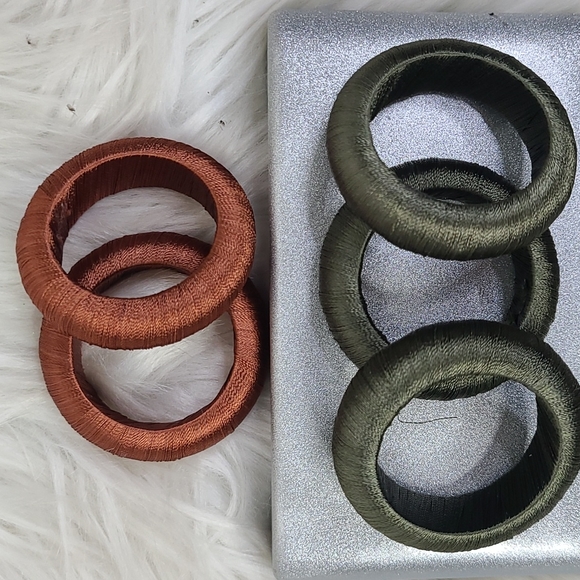 Napkin Rings Set of 10 Fall Colors Silk Wrapped Contemporary Thanksgiving  Table - Picture 3 of 3